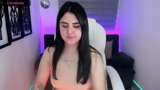 Image 11 of matilda_sweet18 Stream on Chaturbate on 14 months ago