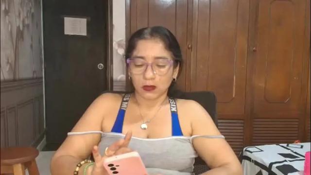 Image 2 of mature_bigass__ Stream on Chaturbate on 21 days ago