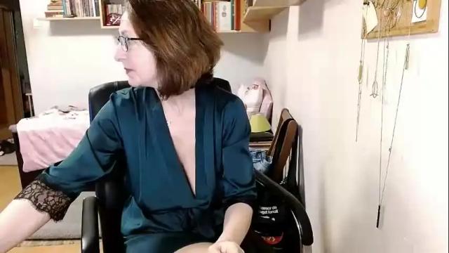 Image 4 of maturekate Stream on Chaturbate on 3 months ago