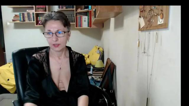 Image 4 of maturekate Stream on Chaturbate on 3 months ago