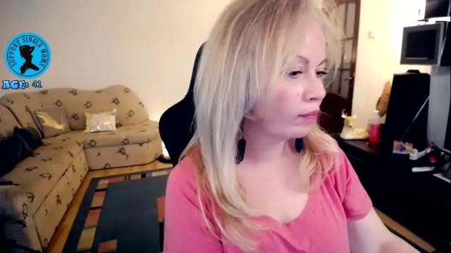 Image 12 of maturelynn Stream on Chaturbate on 5 months ago