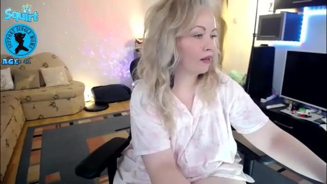 Image 11 of maturelynn Stream on Chaturbate on 2 months ago