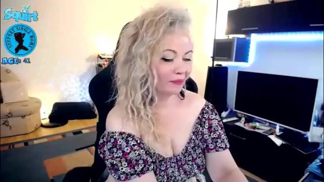 Image 3 of maturelynn Stream on Chaturbate on 1 month ago