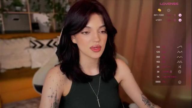 Image 11 of mavis_crystal Stream on Chaturbate on 3 months ago
