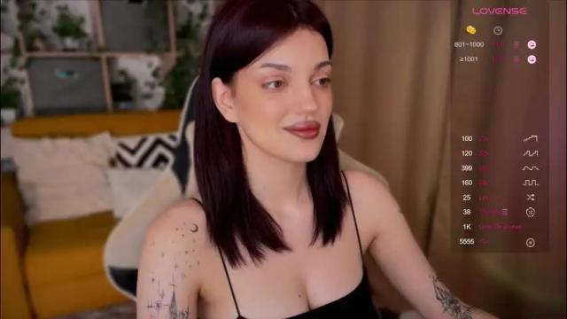 Image 3 of mavis_crystal Stream on Chaturbate on 3 months ago