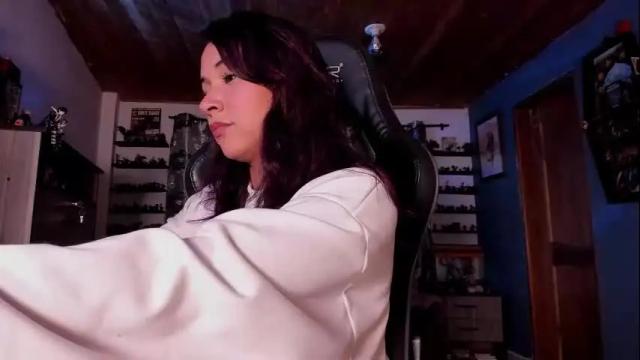 Image 3 of mavis_fuentes Stream on Chaturbate on 2 months ago