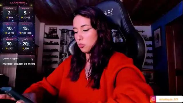 Image 2 of mavis_fuentes Stream on Chaturbate on 2 months ago