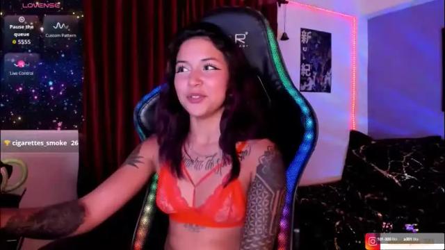 Image 4 of mavis_fuentes Stream on Chaturbate on 1 month ago