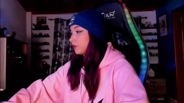 Image 2 of mavis_fuentes Stream on Chaturbate on 1 month ago