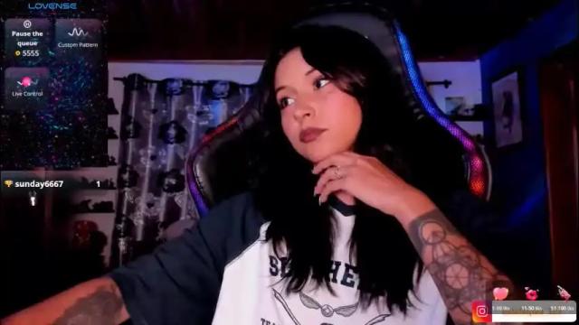 Image 2 of mavis_fuentes Stream on Chaturbate on 8 days ago