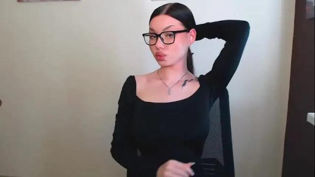 Image 2 of maxi_sweetheart Stream on Chaturbate on 1 month ago