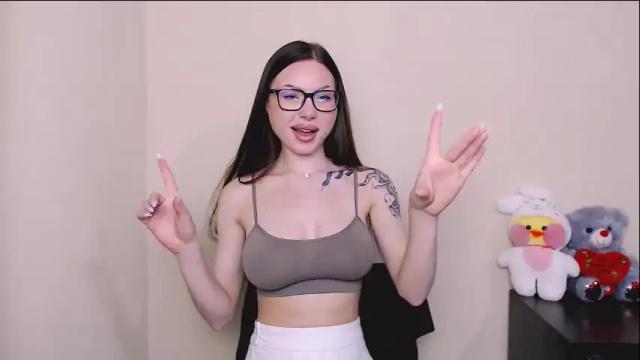 Image 4 of maxi_sweetheart Stream on Chaturbate on 13 days ago