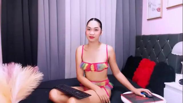 Image 3 of maxie_greyson Stream on Chaturbate on 2 months ago