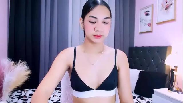 Image 2 of maxie_greyson Stream on Chaturbate on 1 month ago