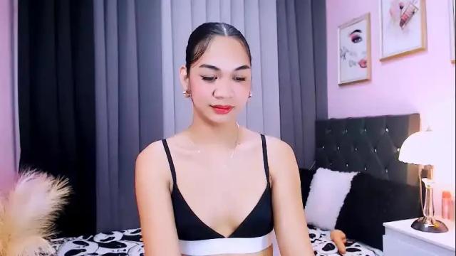 Image 2 of maxie_greyson Stream on Chaturbate on 1 month ago
