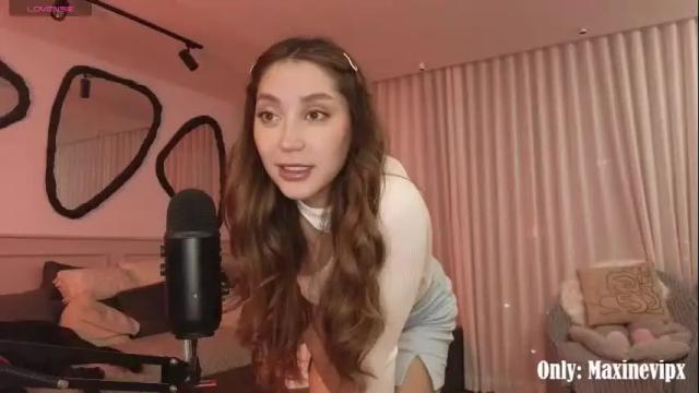 Thumbnail 1, maxine_8's Stream at Chaturbate, 5 months ago