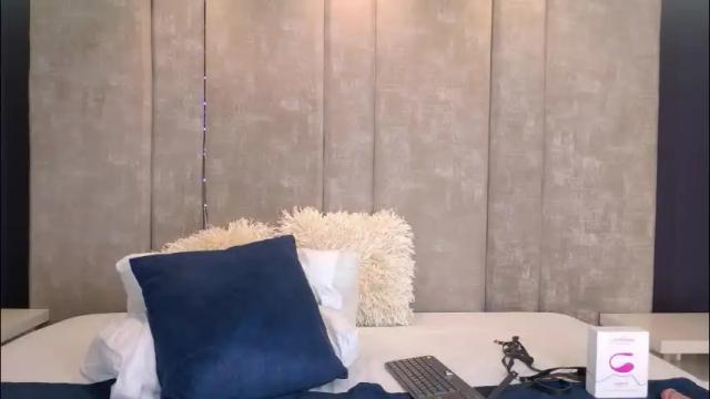 Image 3 of maxirogers Stream on Chaturbate on 1 month ago