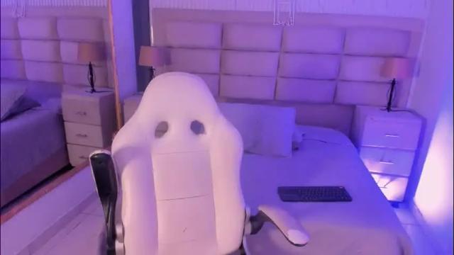 Image 8 of maxxxine_ Stream on Chaturbate on 6 days ago