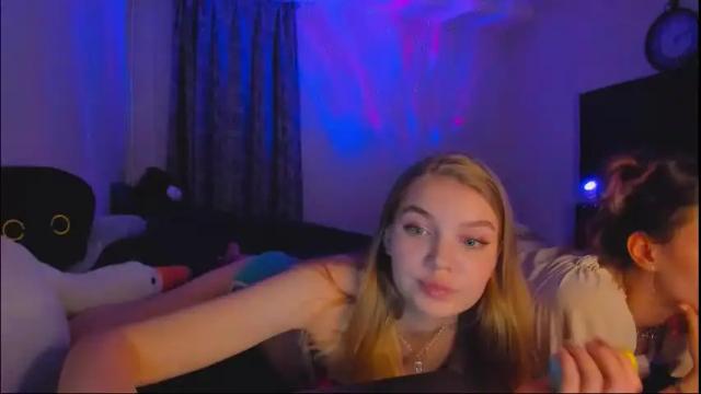 Image 3 of may__cute Stream on Chaturbate on 1 month ago