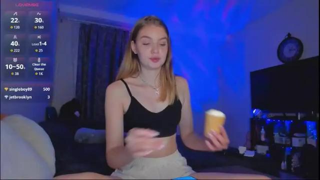 Image 10 of may__cute Stream on Chaturbate on 1 month ago