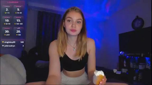 Image 11 of may__cute Stream on Chaturbate on 1 month ago