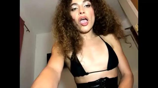 Image 3 of maya632713 Stream on Chaturbate on 2 months ago