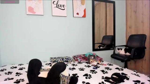 Image 2 of maya__fox Stream on Chaturbate on 18 months ago