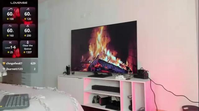 Image 2 of maya__fox Stream on Chaturbate on 5 months ago