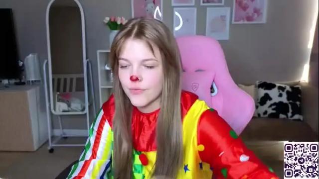 Image 2 of maya_blonde18 Stream on Chaturbate on 25 days ago