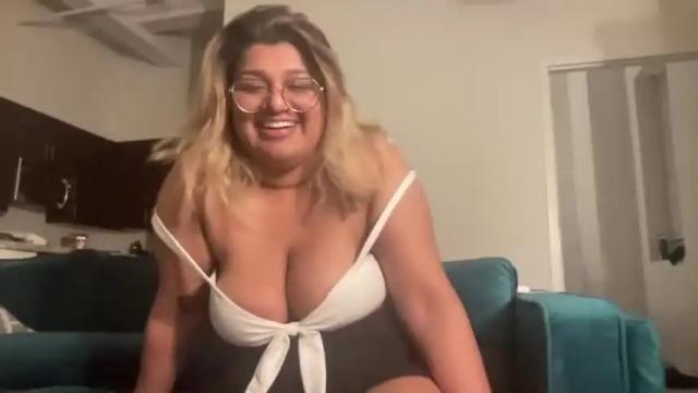 Image 6 of mayafoxxx23 Stream on Chaturbate on 16 months ago