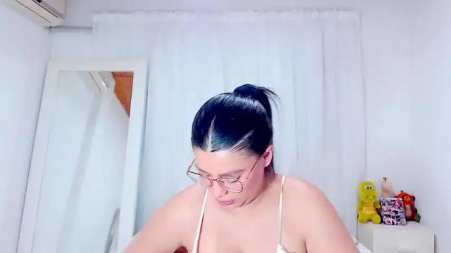 Image 2 of mayameri_ Stream on Chaturbate on 13 months ago