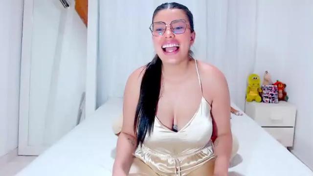 Image 4 of mayameri_ Stream on Chaturbate on 13 months ago