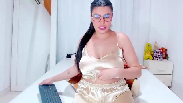 Image 7 of mayameri_ Stream on Chaturbate on 13 months ago