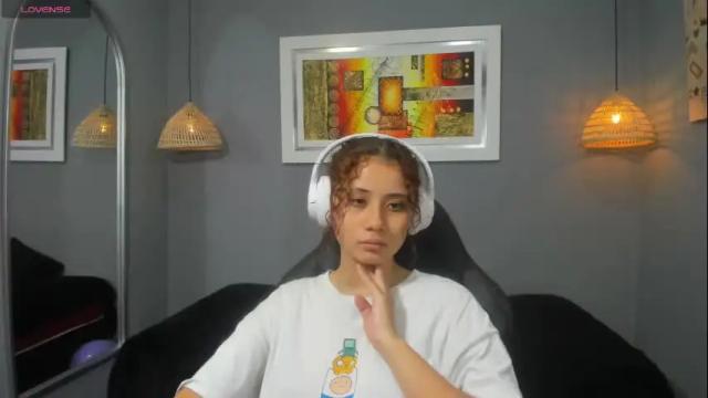 Image 4 of mayamoira Stream on Chaturbate on 22 days ago