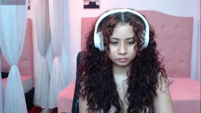Image 10 of mayamoira Stream on Chaturbate on 16 days ago