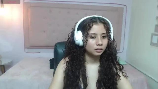 Image 8 of mayamoira Stream on Chaturbate on 6 days ago