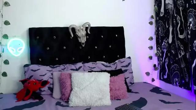 Image 3 of mayaredd Stream on Chaturbate on 2 months ago