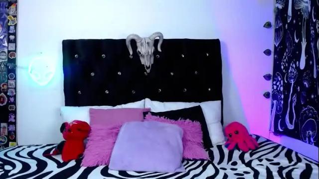 Image 3 of mayaredd Stream on Chaturbate on 1 month ago