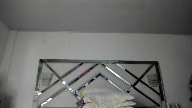 Image 3 of maybelline_666 Stream on Chaturbate on 1 month ago