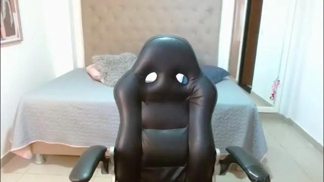 Image 7 of maydivaxox Stream on Chaturbate on 11 hours ago