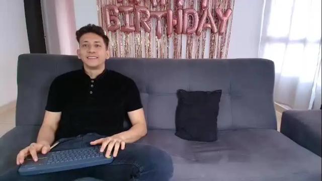 Image 6 of maykol_victoria Stream on Chaturbate on 1 month ago