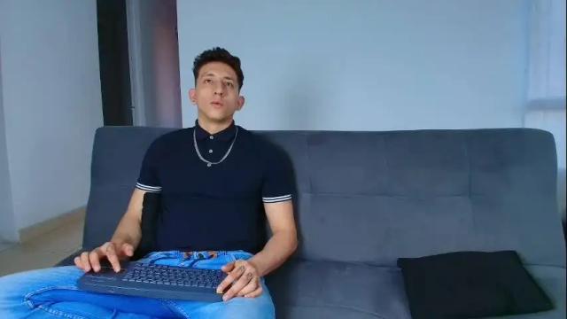 Image 11 of maykol_victoria Stream on Chaturbate on 17 days ago