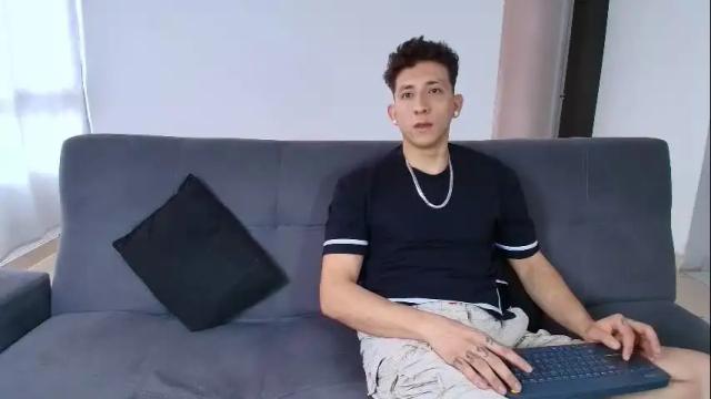 Image 12 of maykol_victoria Stream on Chaturbate on 3 months ago