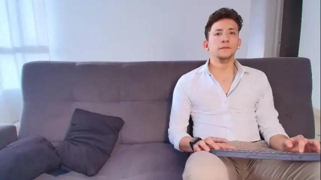 Image 2 of maykol_victoria Stream on Chaturbate on 2 months ago