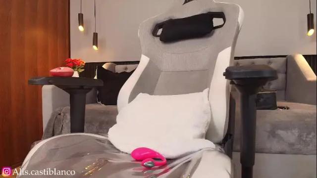 Image 11 of mayli_xx Stream on Chaturbate on 3 months ago