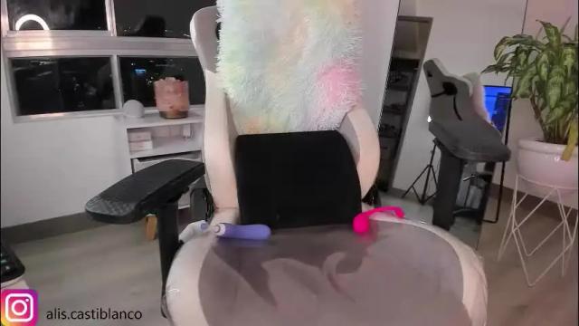Image 2 of mayli_xx Stream on Chaturbate on 1 month ago