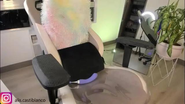 Image 8 of mayli_xx Stream on Chaturbate on 1 month ago