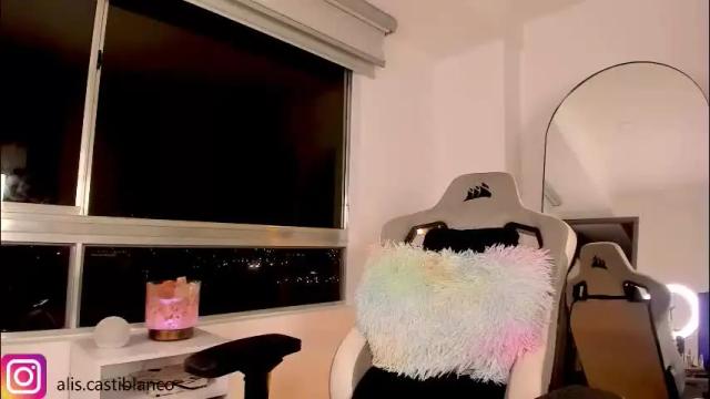 Image 11 of mayli_xx Stream on Chaturbate on 1 day ago