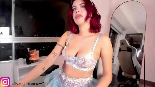 Image 12 of mayli_xx Stream on Chaturbate on 16 hours ago