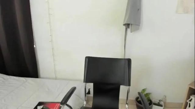 Image 3 of mazikeen_18 Stream on Chaturbate on 1 month ago